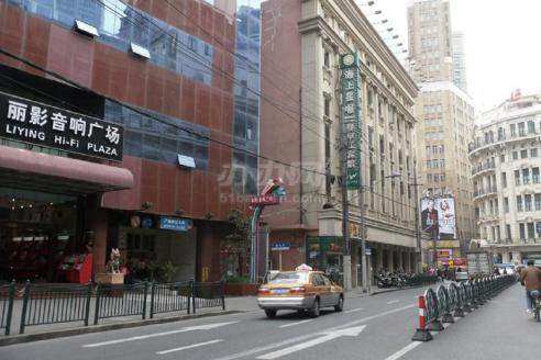 春申江大厦 就在南京东路街边,带装修有家具